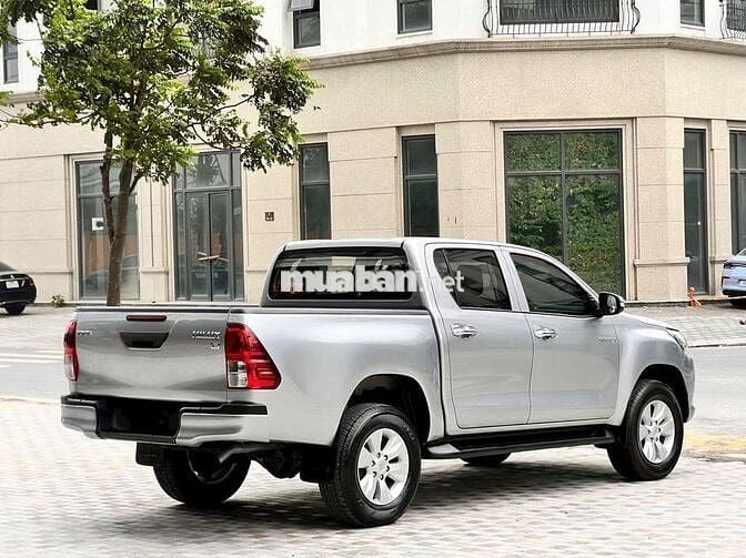 Toyota Hilux 2016 2.5E 4x2 MT - 90000 km