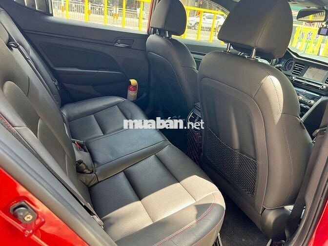 Hyundai elantra 1.6at sport 2019 - Xe cũ tại hãng