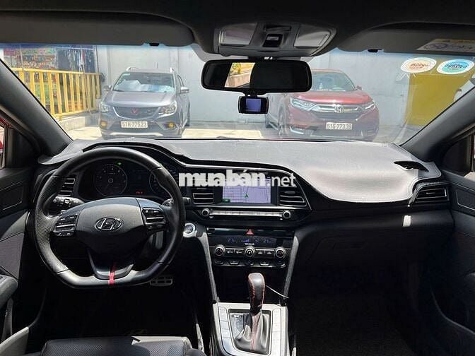 Hyundai elantra 1.6at sport 2019 - Xe cũ tại hãng