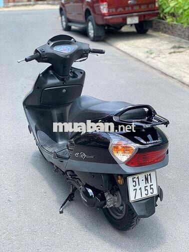 Xe honda achay nhập 2005 màu đen bõng mới 95 %