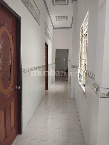 Bán căn cấp 4 sân vườn rộng rãi 