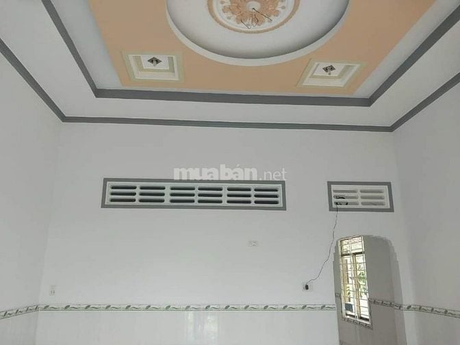 Bán căn cấp 4 sân vườn rộng rãi 