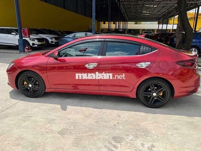 Hyundai elantra 1.6at sport 2019 - Xe cũ tại hãng