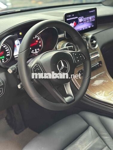 Mercedes GLC 250 4MATIC - 81000 km . Sản xuat 2018