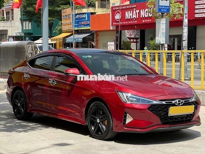 Hyundai elantra 1.6at sport 2019 - Xe cũ tại hãng