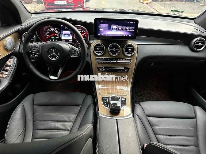 Mercedes GLC 250 4MATIC - 81000 km . Sản xuat 2018