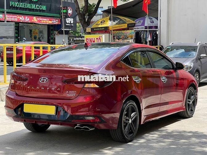 Hyundai elantra 1.6at sport 2019 - Xe cũ tại hãng