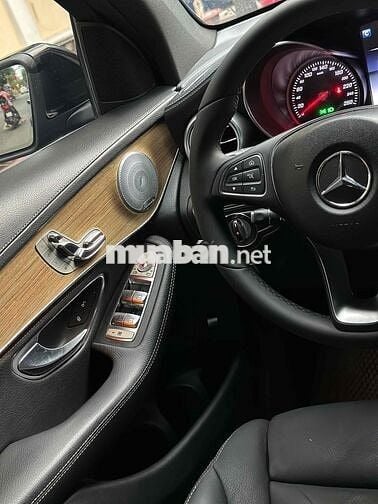 Mercedes GLC 250 4MATIC - 81000 km . Sản xuat 2018