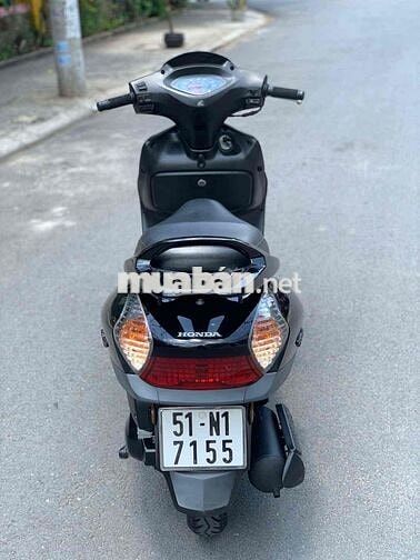 Xe honda achay nhập 2005 màu đen bõng mới 95 %