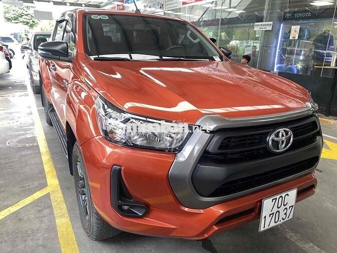 Toyota Hilux 2021 2.4 4x2 MT bảo hành 1 năm