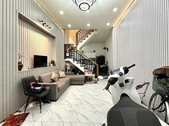 NHÀ 2LẦU ĐƯỜNG LÊ VĂN SỸ , P10 , QUẬN PHÚ NHUẬN