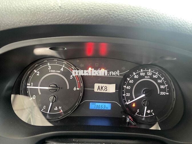 Toyota Hilux 2021 2.4 4x2 MT bảo hành 1 năm