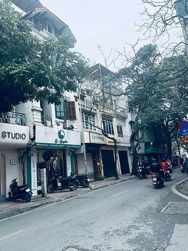 BÁN NHÀ MP SỐ 44 NGUYỄN CÔNG HOAN–VỊ TRÍ VÀNG TRUNG TÂM BA.DTSD 460 m2