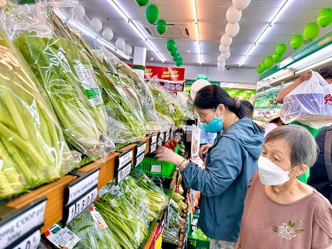 Tuyển Sinh Viên, Trung Tuổi Làm Bán Hàng, Tạp Vụ, Bảo Vệ, Thu Ngân