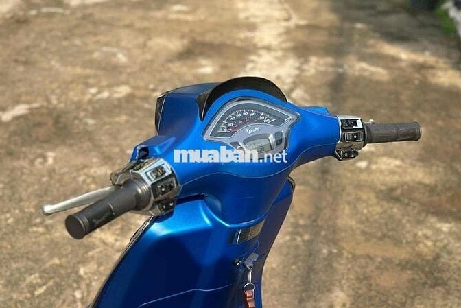 vespa sprint mới cứng