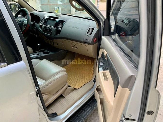 Bán xe đang sử dụng hiệu Toyota Fortuner bản V