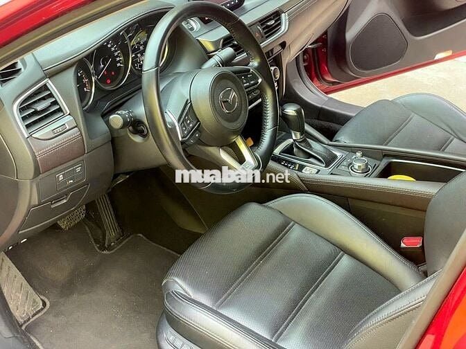 Mazda 6 2.0AT 2019 màu đỏ rất mới - 21000 km