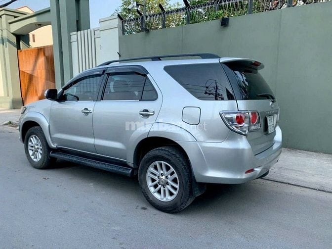 Bán xe đang sử dụng hiệu Toyota Fortuner bản V