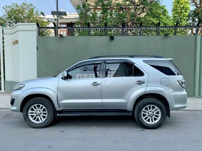 Bán xe đang sử dụng hiệu Toyota Fortuner bản V