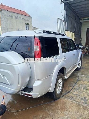 Ford Everest 2012 Limited 4x2 - 180000 km