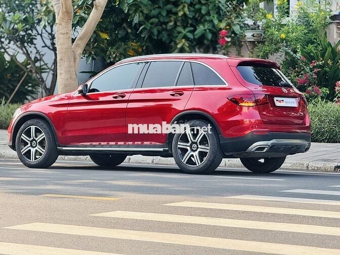 MERCEDES GLC200 4MATIC 2022, ĐỎ-KEM SIÊU ĐẸP