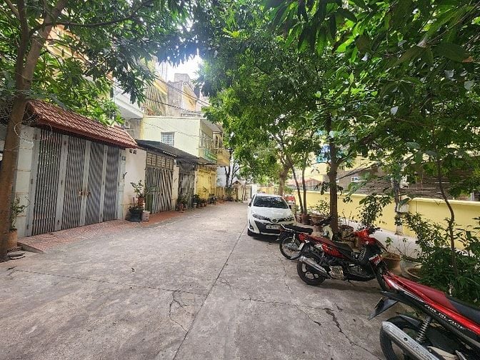 Bán nhà phân lô ô tô tránh, vỉa hè tại Lê Trọng Tấn 28 tỷ.