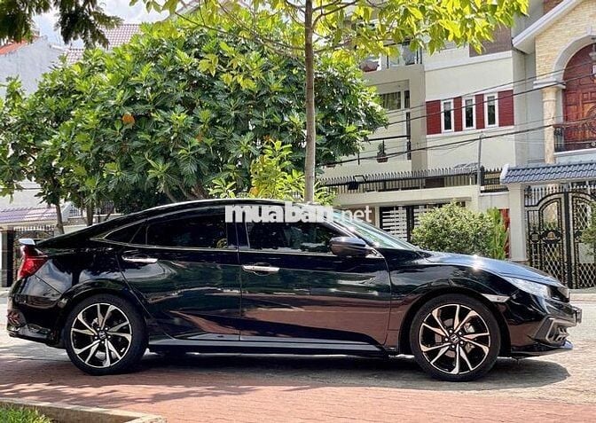 Honda Civic 2019 1.5 Turbo RS. Xe GĐ 1 Chủ. Có BH