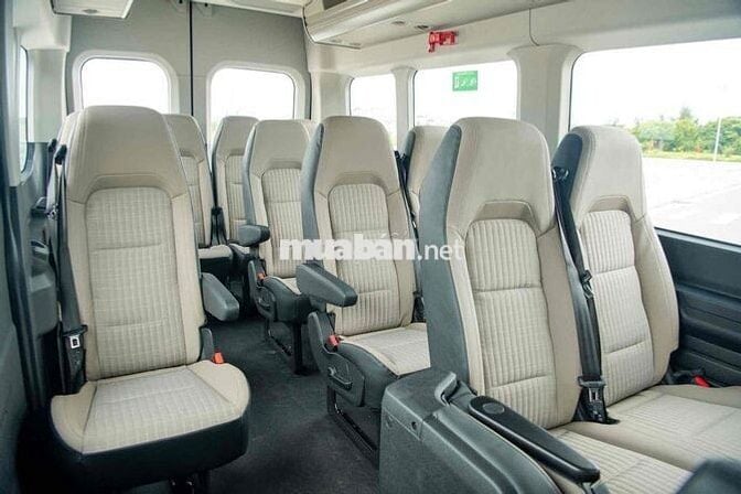Ford Transit đủ màu, giảm giá mạnh, chỉ với 240tr
