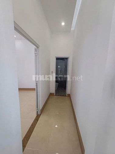 Bán nhà đẹp trệt lầu nằm trên mặt tiền hẻm 2 đường Bùi Hữu Nghĩa, phườ