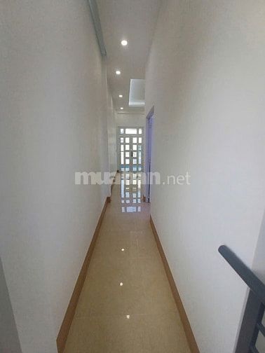 Bán nhà đẹp trệt lầu nằm trên mặt tiền hẻm 2 đường Bùi Hữu Nghĩa, phườ