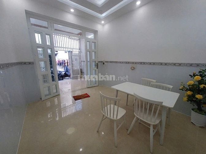 Bán nhà đẹp trệt lầu nằm trên mặt tiền hẻm 2 đường Bùi Hữu Nghĩa, phườ