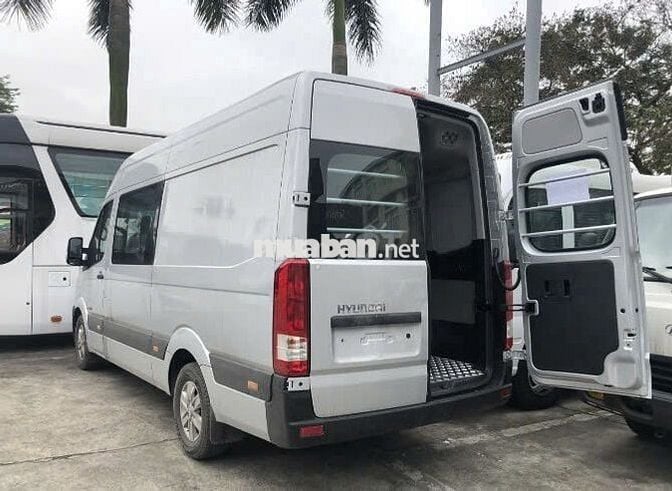 Bán Hyundai Solati 2019 Tải Van 6 chỗ 900kg