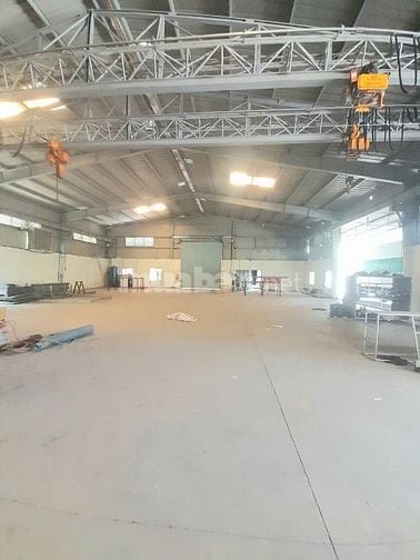 Cho thuê xưởng bà thiên  dt 2600m  giá 40 tr 
