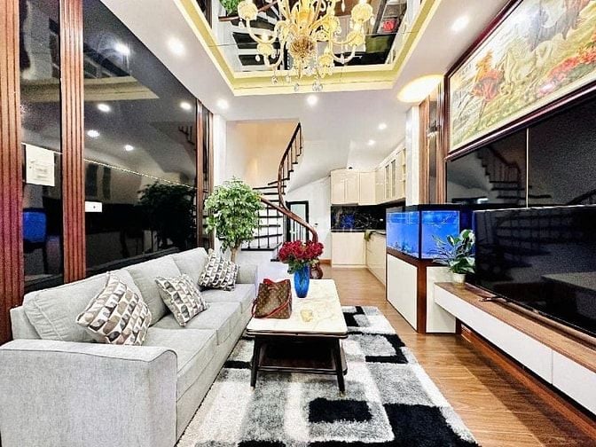 Bán nhà phố Hồng Tiến, quận Long Biên, nhà 5 tầng*42m2 giá 8,5 tỷ