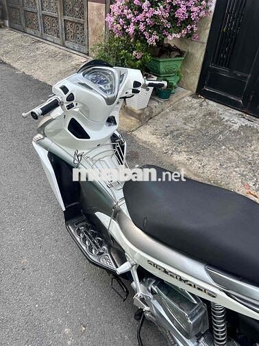 Honda aribalde Fi 2012 khá máy móc êm giá tốt