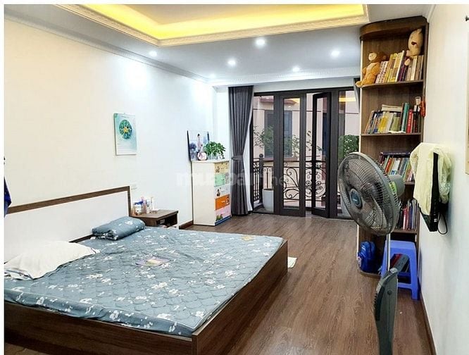 Bán nhà phố Hồng Tiến, quận Long Biên, nhà 5 tầng*42m2 giá 8,5 tỷ