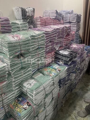 Thu mua không giới hạn số lượng hàng thời trang thanh lý shop