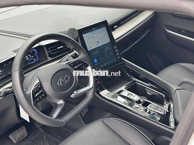 Hyundai Custin 2024 Cao Cấp 2.0T - 17000 km