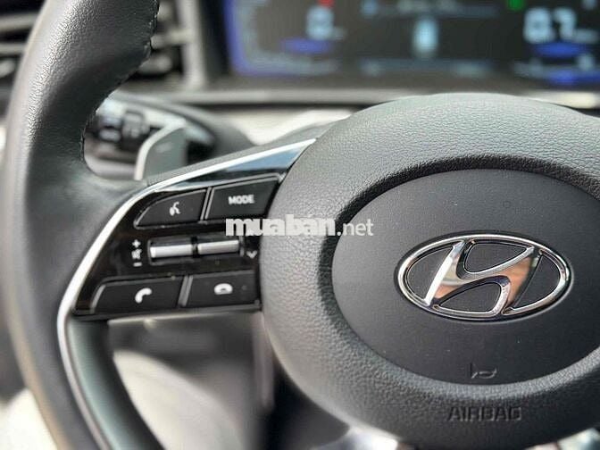 Hyundai Custin 2024 Cao Cấp 2.0T - 17000 km