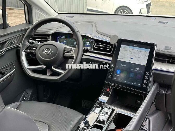 Hyundai Custin 2024 Cao Cấp 2.0T - 17000 km