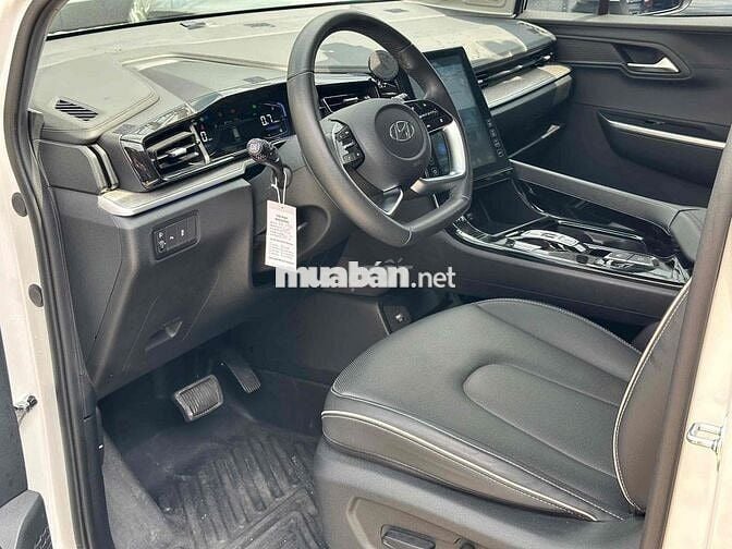 Hyundai Custin 2024 Cao Cấp 2.0T - 17000 km