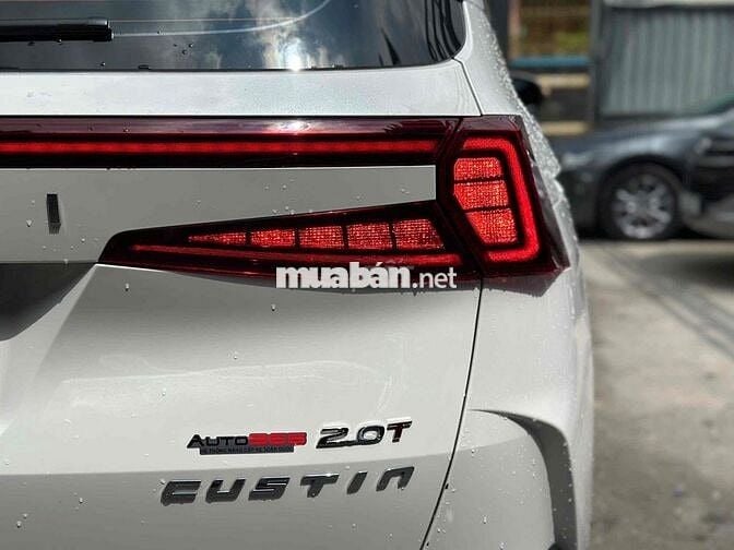 Hyundai Custin 2024 Cao Cấp 2.0T - 17000 km