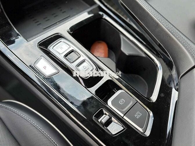 Hyundai Custin 2024 Cao Cấp 2.0T - 17000 km