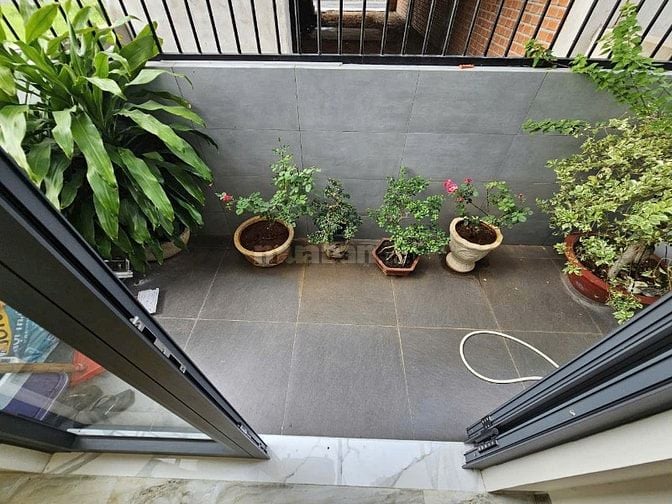 Nhà 1 trệt 2 lầu, phường Thuận Giao, Thuận An, BD, (sổ hoàn công) 