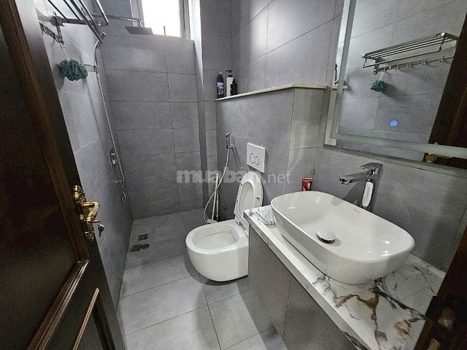Nhà 1 trệt 2 lầu, phường Thuận Giao, Thuận An, BD, (sổ hoàn công) 