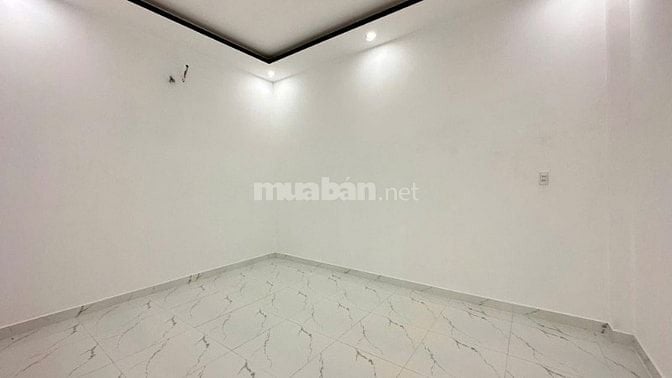 Nhà thiết kế hiện đại 5x35 có sân đậu ô tô ngay chợ Trung Thành SHR.