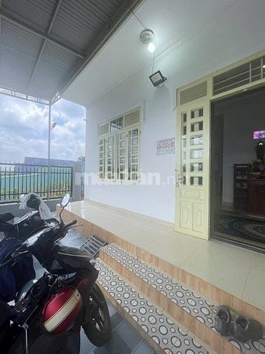 BÁN GẤP CĂN HOMSTAY TUYỆT ĐẸP ĐỐI DIỆN UBND XÃ DAMBRI GIÁ TỐT NHẤT 