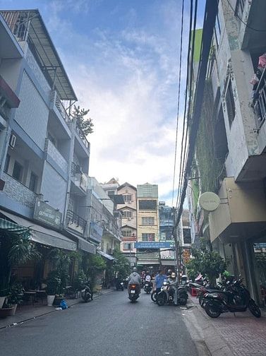 Bán nhà mặt tiền Năm Châu, P11, quận Tân Bình; (5*12) 3 tầng - 12,7 