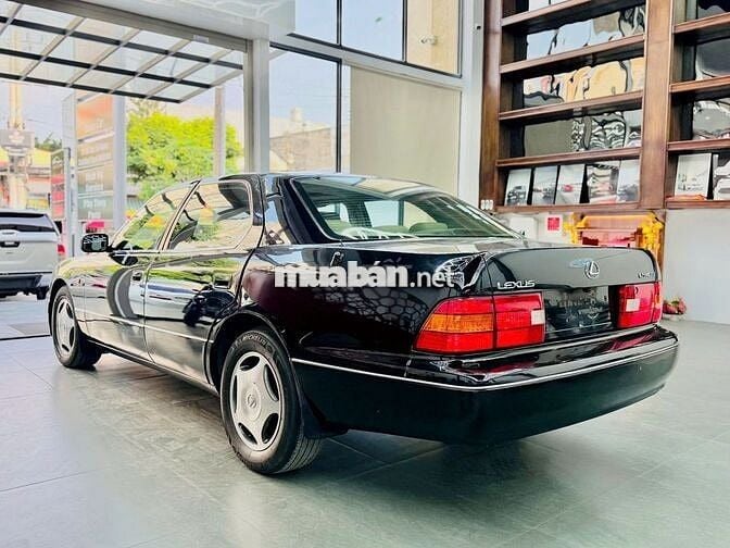 Lexus LS 1998, số tự động