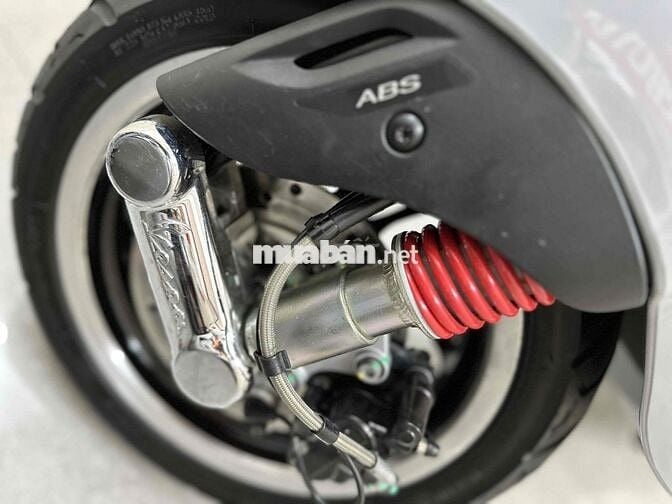 Vespa suêu lướt 2024
